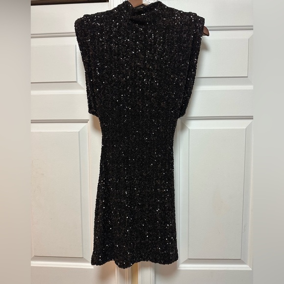 ZARA ~ ✨BLOGGERS FAV ✨ SEQUIN Mini DRESS with SHOULDER PADS in Black - Picture 15 of 16